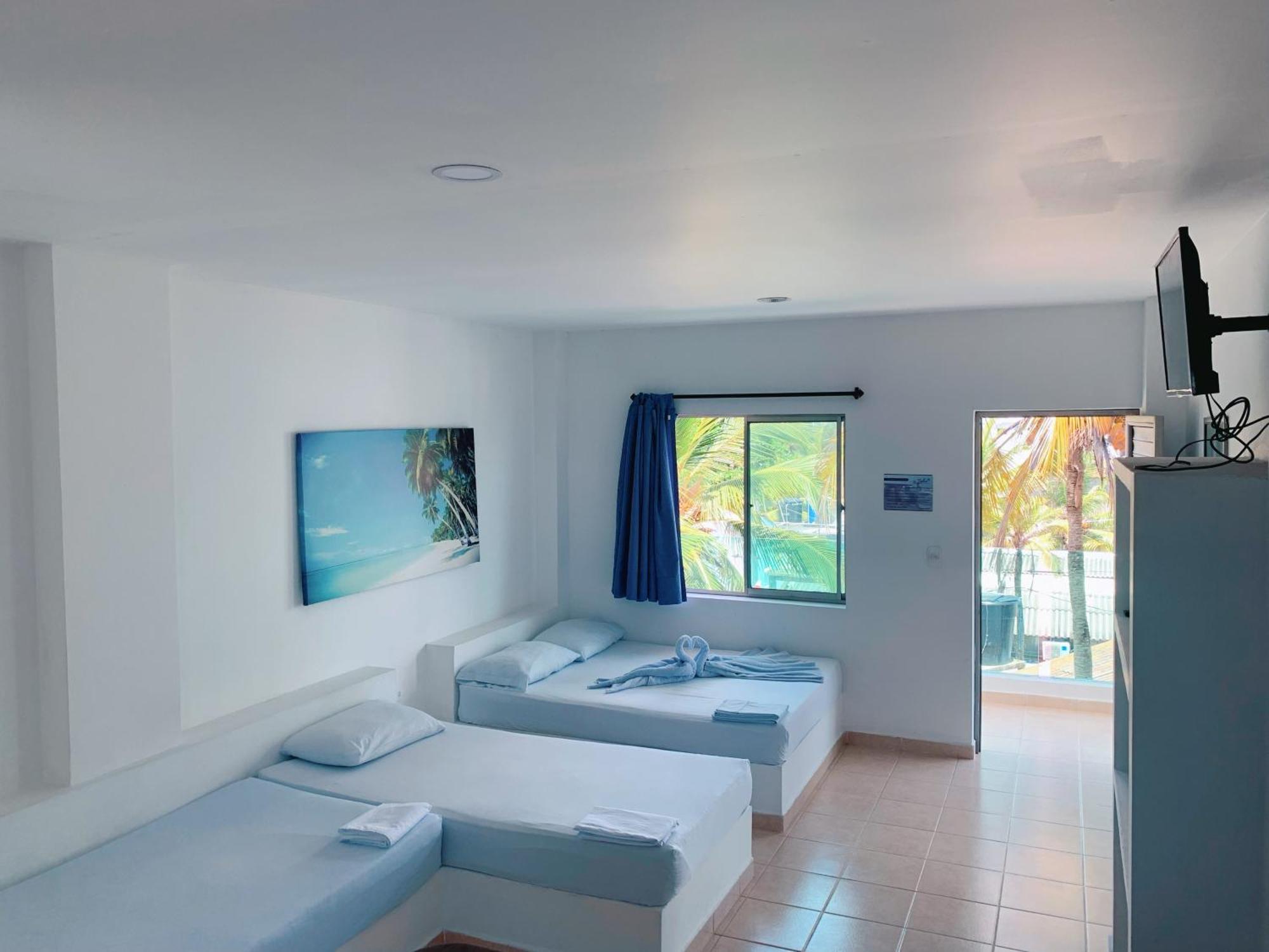 Blue Apartahotel Ковеньяс Экстерьер фото